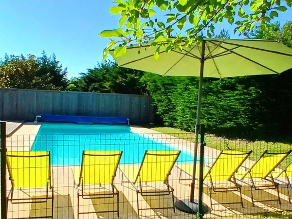 Saumur grand gite piscine