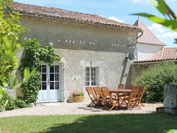 Manoir de Longeveau - devant la Loge