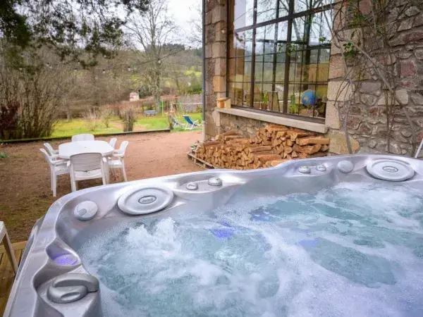 jacuzzi-spa-gite-beaujolais
