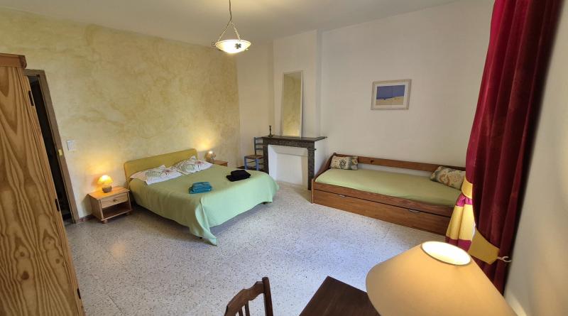 Chambre à l'étage avec salle d'eau privative
