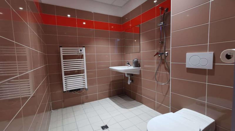 salle de bain et wc