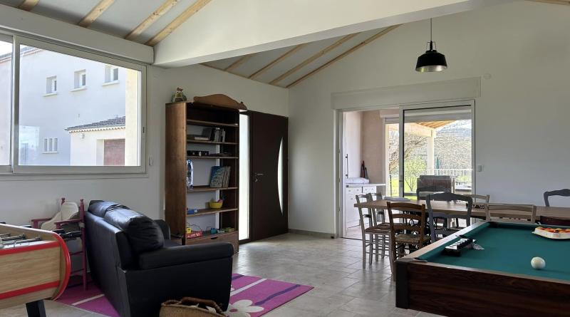 Espace détente parfait pour séjour en famille ou entre amis