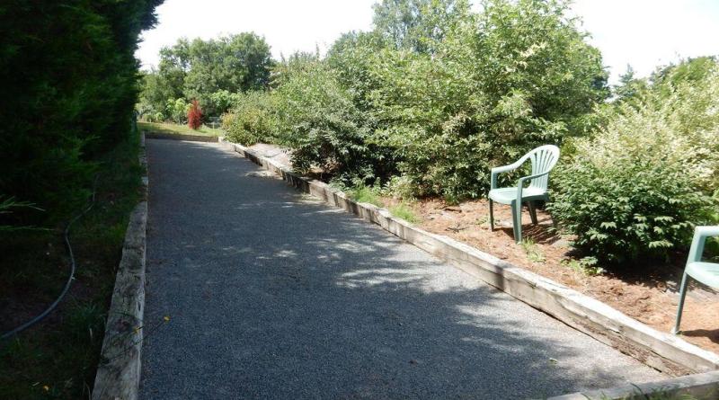 Terrain de pétanque (et à l'ombre!)