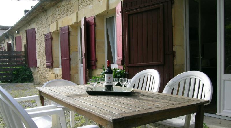 terrasse gite Le Cantou 5 personnes, Bergerac, Dordogne