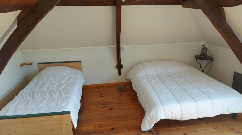 chambre 2 ème étage ( 3 personnes)