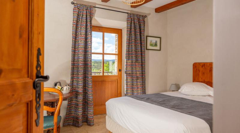 chambres lumineuses pour 2 personnes.