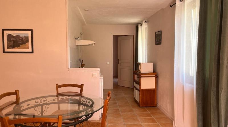 espace repas, gite les iris 2 personnes, Domaine de Bellevue Cottage en Périgord, Bergerac, Dordogne