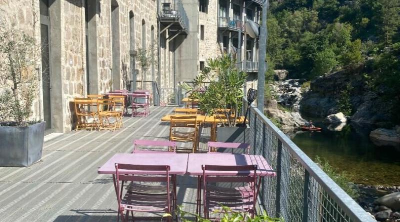 Terrasses sur la rivière -  ardèche