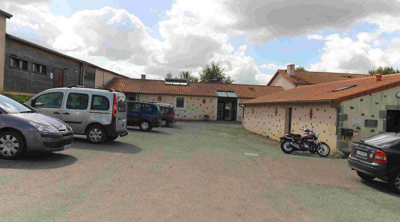 VUE AVANT AVEC PARKING