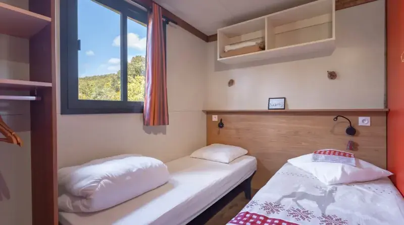 Chambre 2 lits simples Chalet Canada