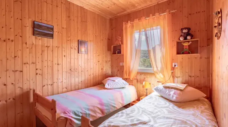 Chambre 2 lits simple