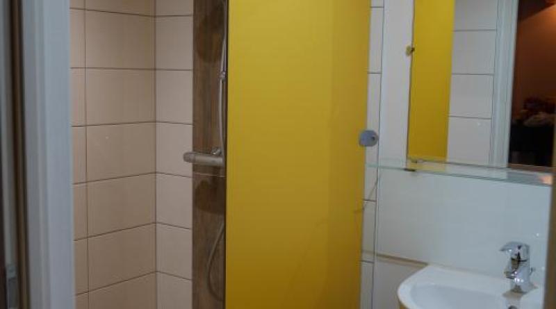 gite les trayes salle d'eau