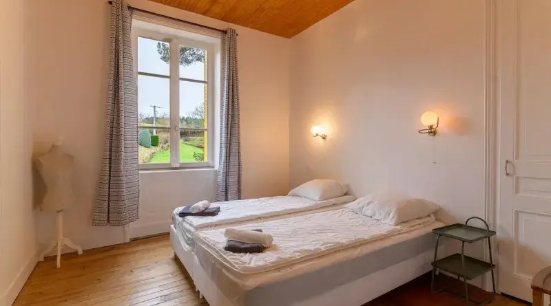 chambre-double-vue-jardin-gite-beaujolais