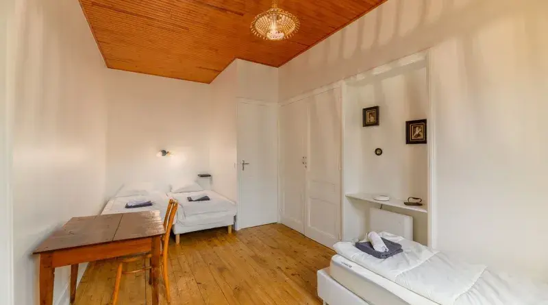 chambre-trois-lits-gite-beaujolais