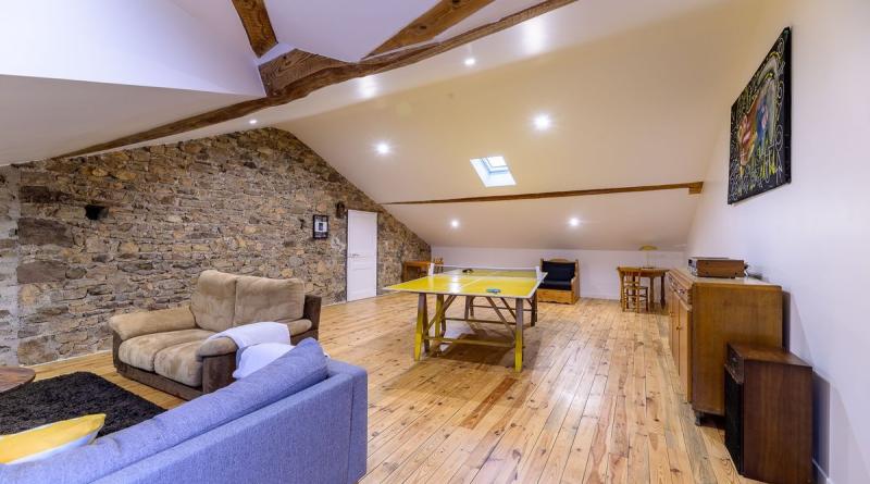 espace-loft-ping-pong-gite-beaujolais