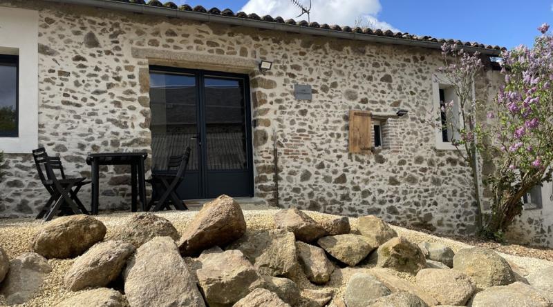 FACADE GITE LE PETIT CANASSON