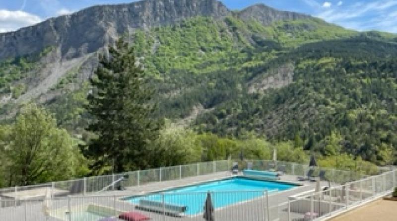 Espace piscine avec vue panoramique