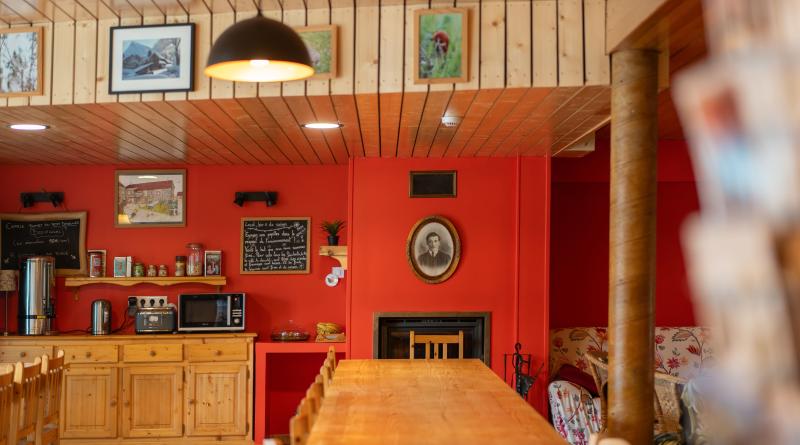 Une grande salle commune pour des bons moments partagés