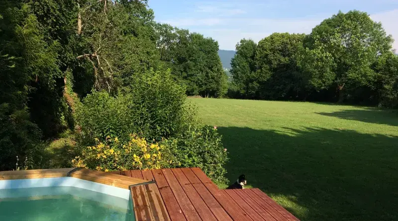 piscine, parc et boulodrome
