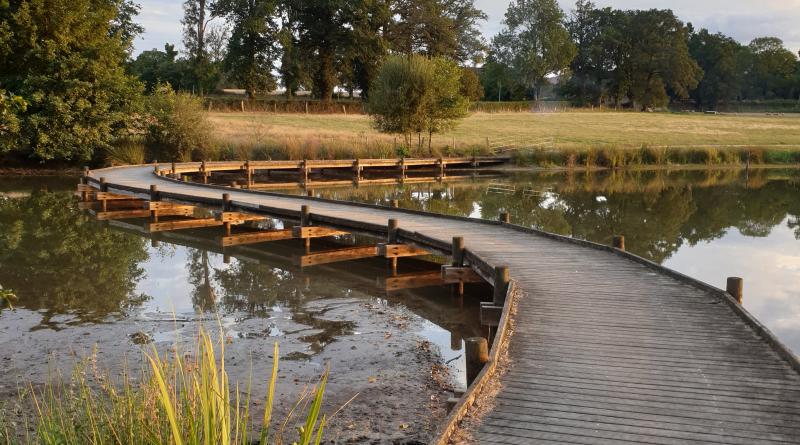 petit pont sur etang des pouyades