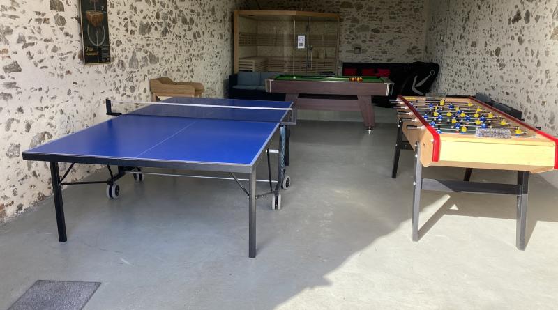 SALLE DE JEUX ET ESPACE DETENTE