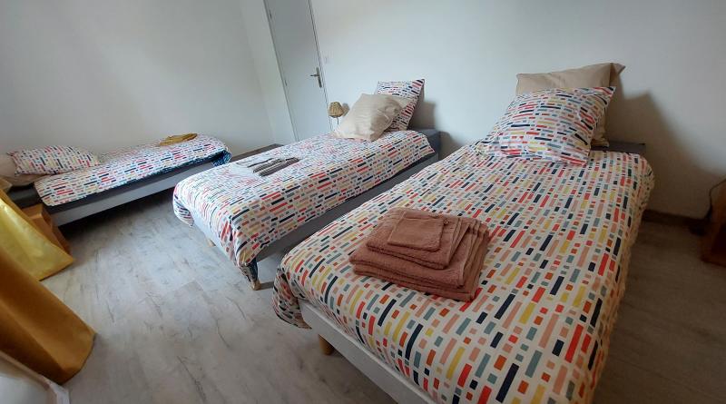 CHAMBRE 3 LITS