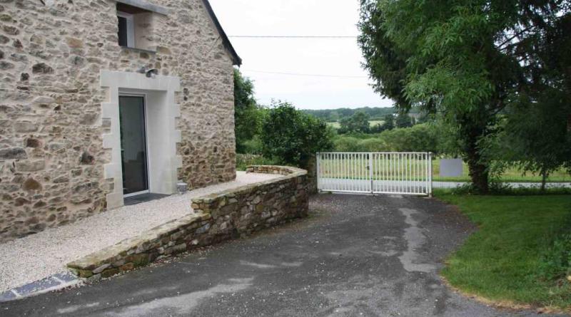 Entrée du gîte avec rampe d'accès
