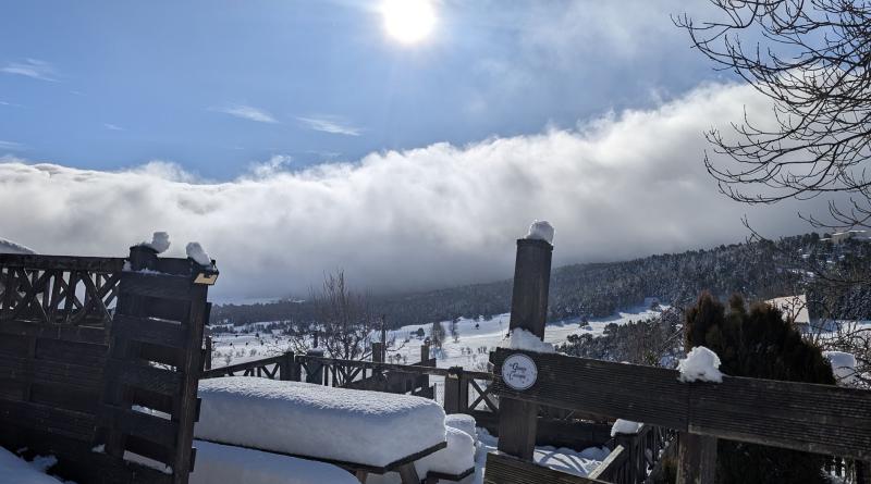 La Ferme des Astres vue, l'une des 3 terrasses, l'hiver