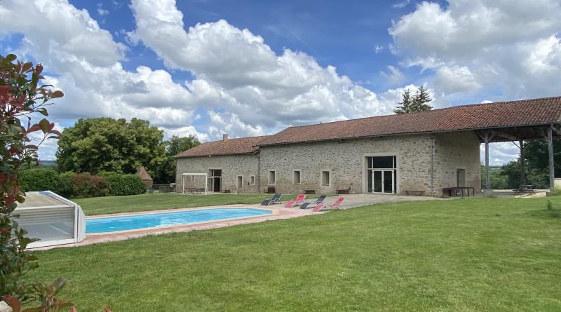 Ancienne grange limousine avec piscine 