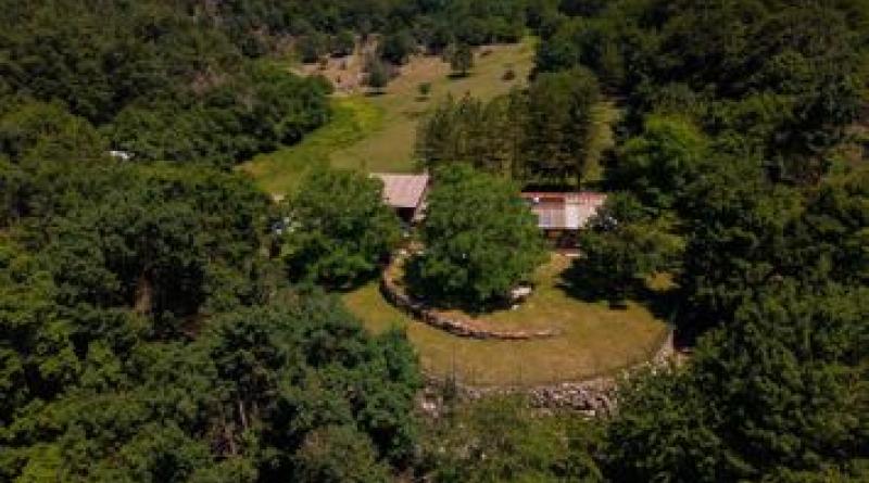 Maison au coeur d'un domaine naturel