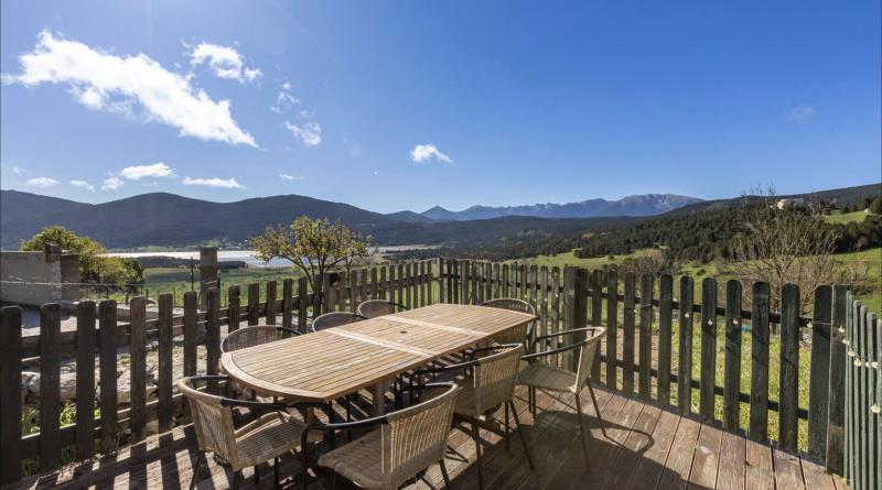 La Ferme des Astres, l'une des 3 terrasses, l'été
